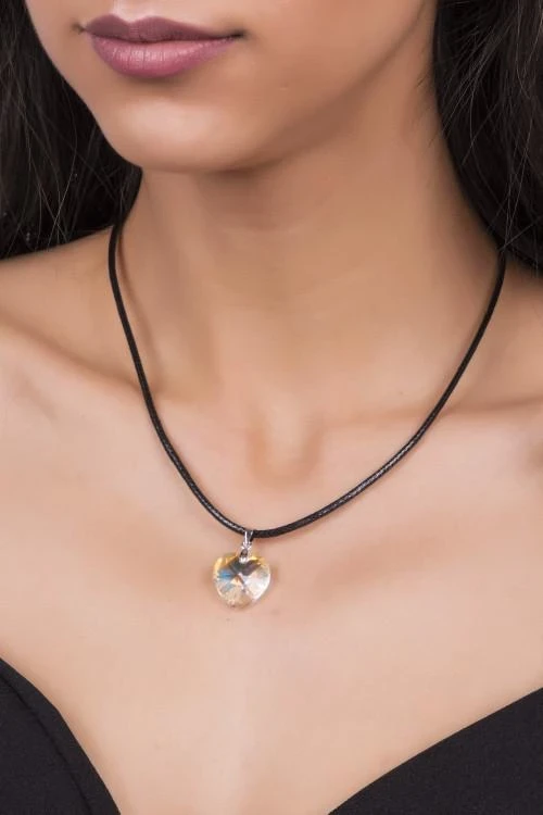 Дамско колие с висулка