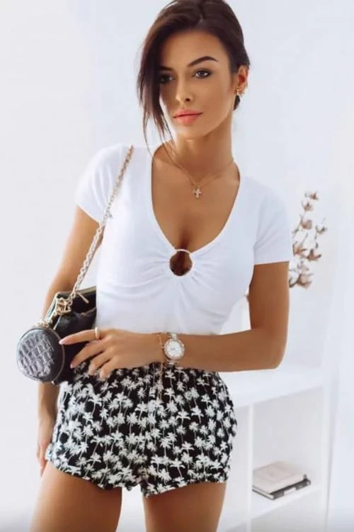 Дамска блуза с къс ръкав