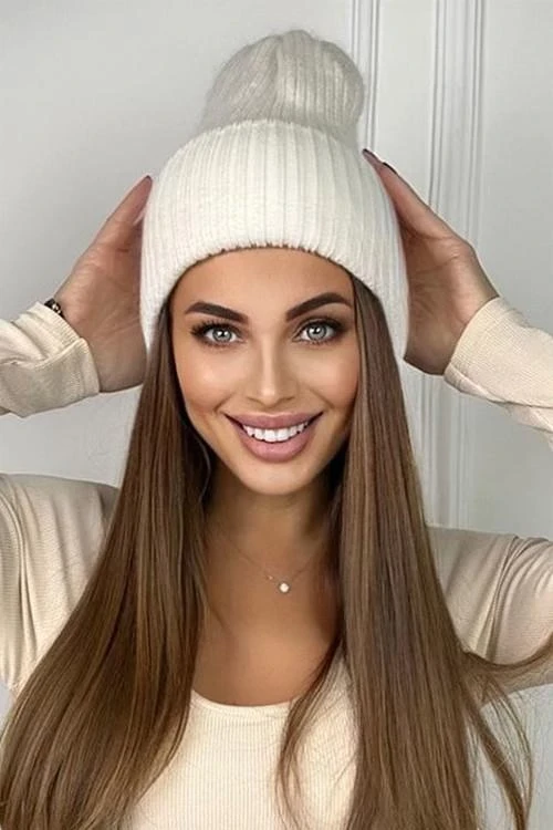 Стилна дамска шапка