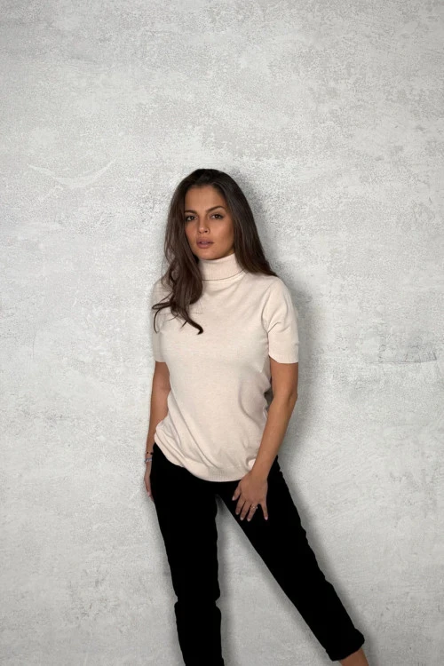 Κοντομάνικες μπλούζες