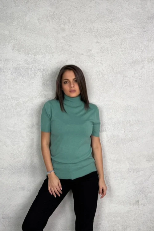 Дамска блуза с къс ръкав с поло яка