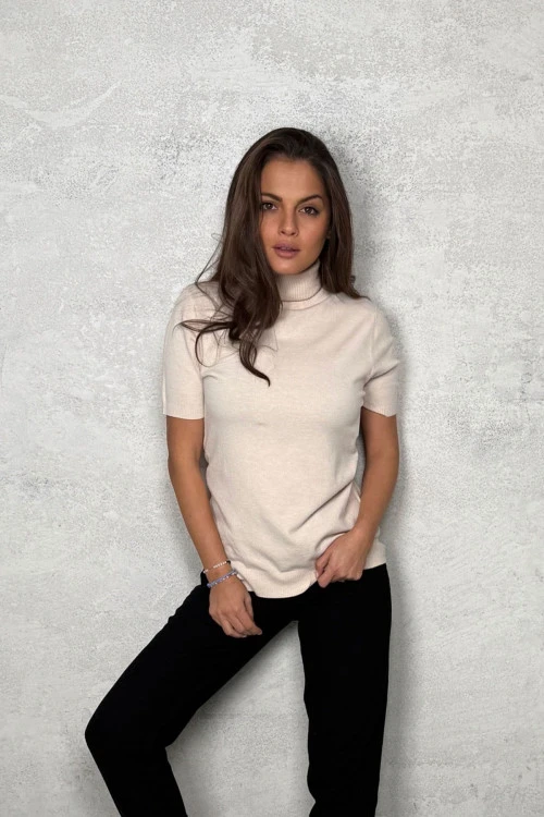 Κοντομάνικες μπλούζες