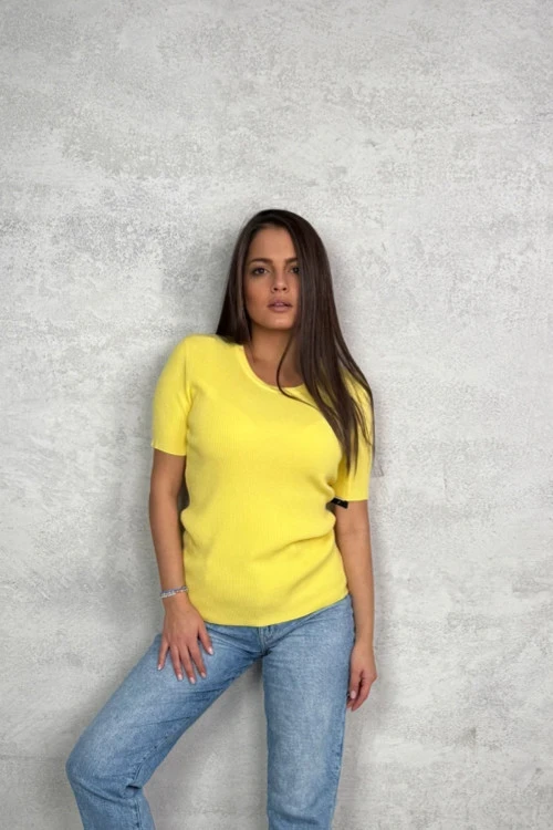 Дамска блуза с къс ръкав