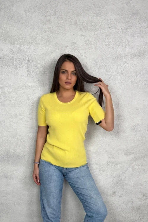 Дамска блуза с къс ръкав