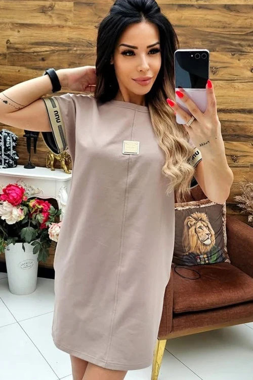 Dresses with short sleeves