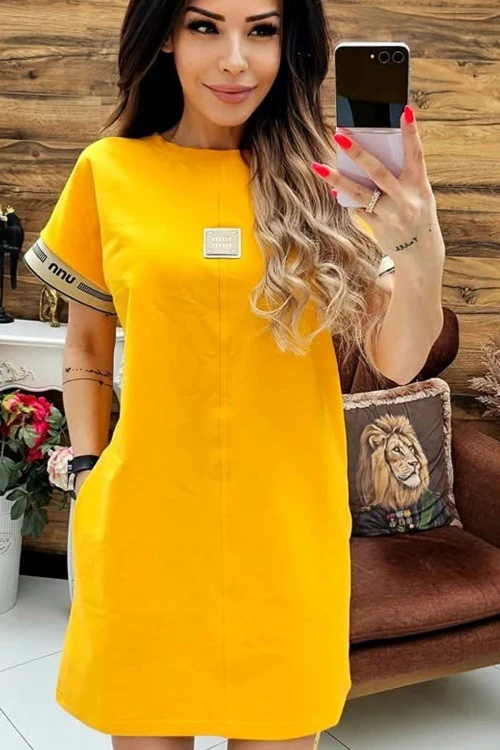 Dresses with short sleeves