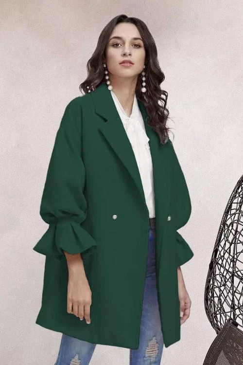 Дамско палто с ефектни ръкави