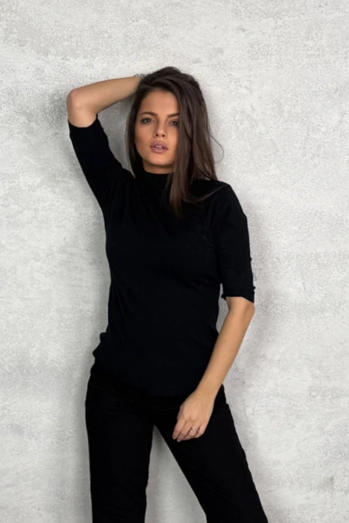 Дамска блуза с къс ръкав