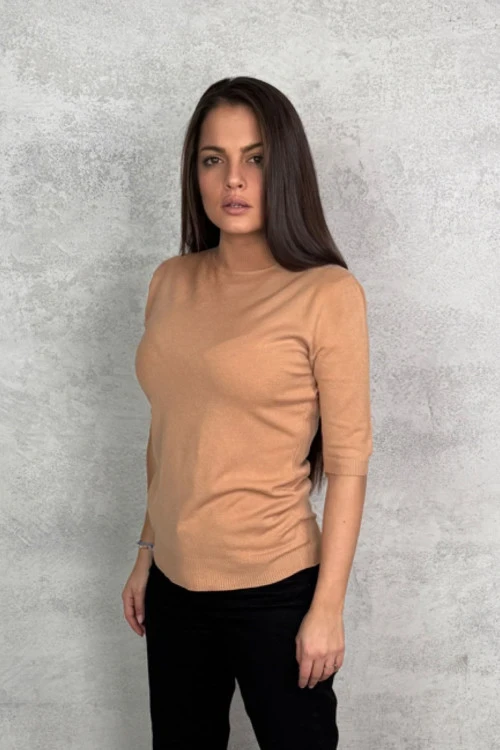 Дамска блуза с къс ръкав и поло яка