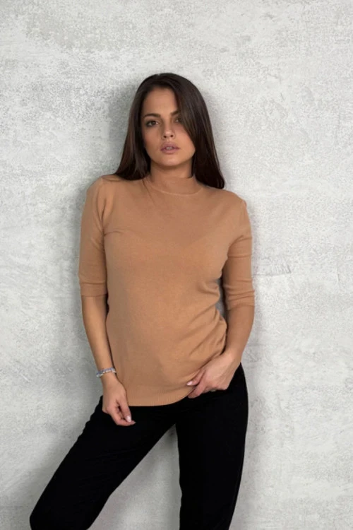 Дамска блуза с къс ръкав и поло яка