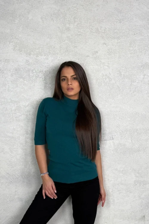 Дамска блуза с къс ръкав и поло яка