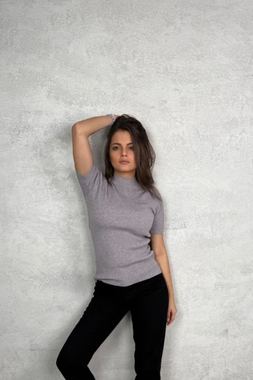 Дамска блуза с къс ръкав и поло яка