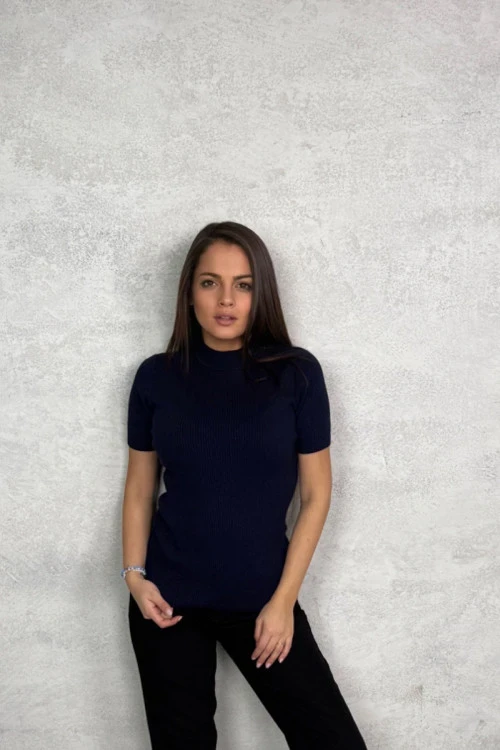 Дамска блуза с къс ръкав и поло яка