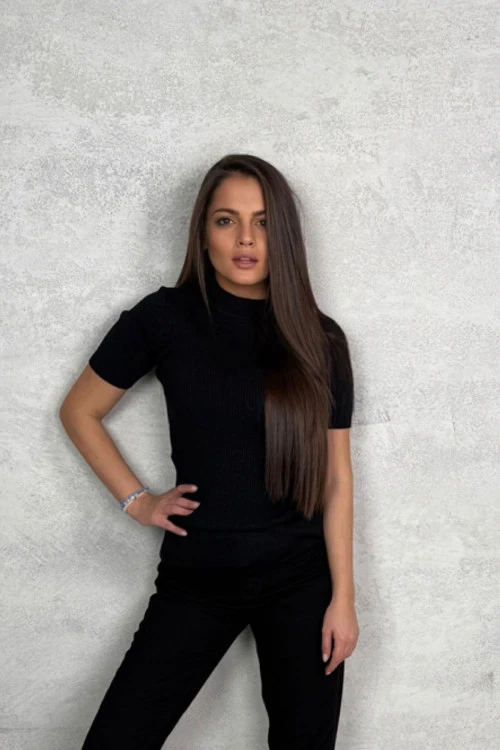 Дамска блуза с къс ръкав и поло яка