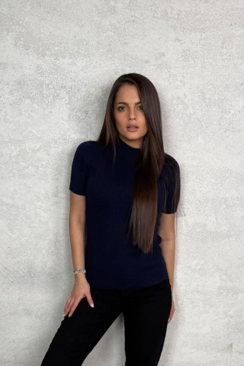 Дамска блуза с къс ръкав и поло яка