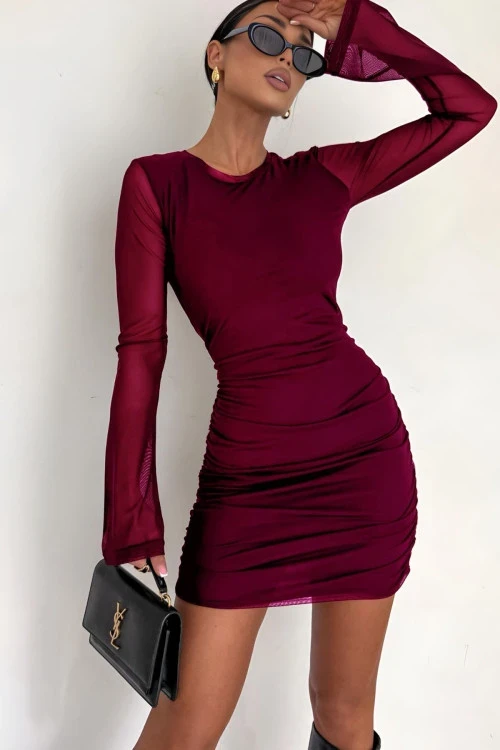 Дамска рокля с тюлени ръкави