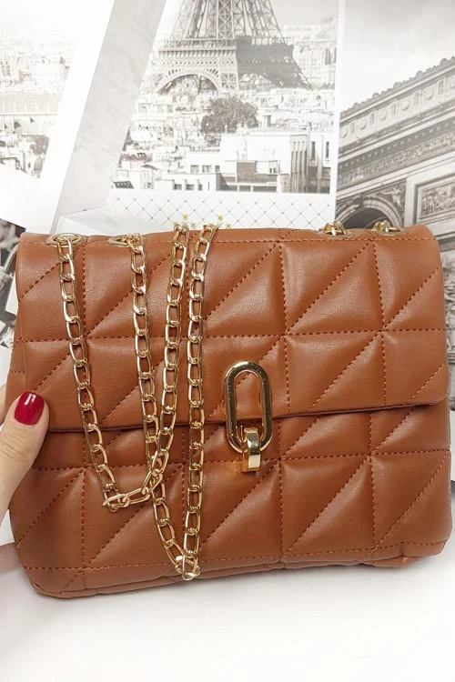 Дамска чанта с метална презрамка