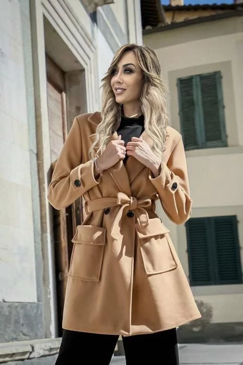 Дамско палто с колан