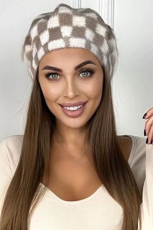 Дамска шапка