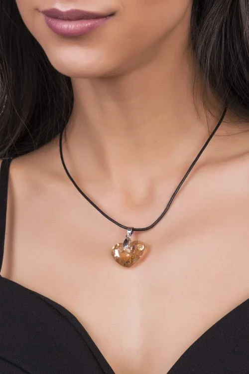 Дамско колие с камък