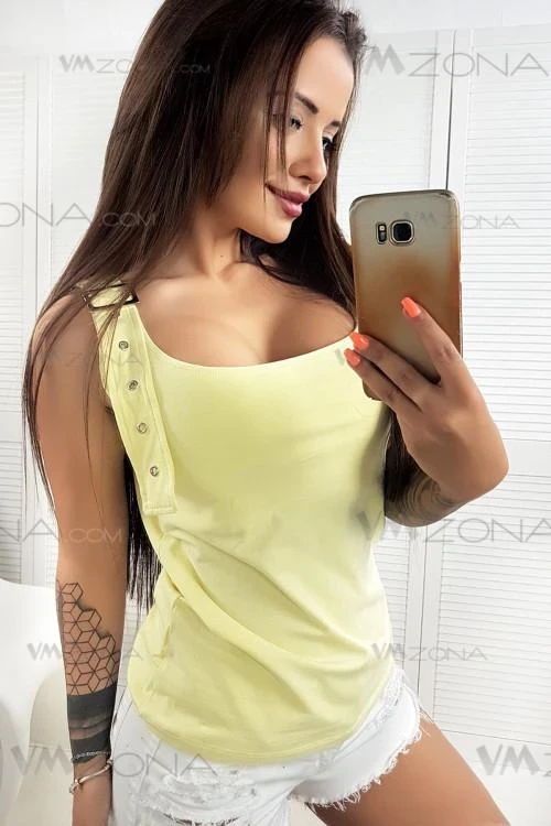 Дамски топ с ефектни презрамки