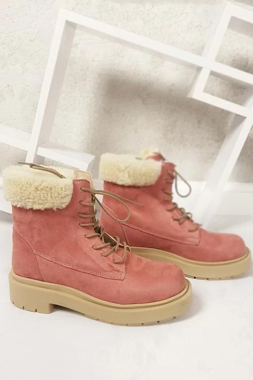 Дамски боти с връзки