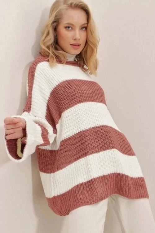 Дамски пуловер в два цвята