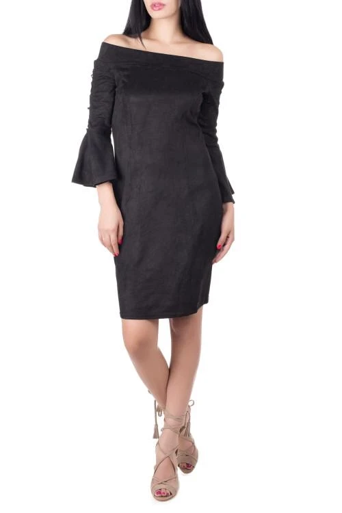 Дамска рокля с ефектни ръкави