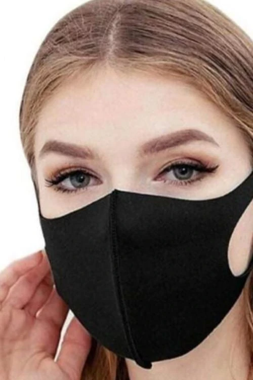 Дизайнерски унисекс аксесоар, изработен от висококачествен непромокаем материал.