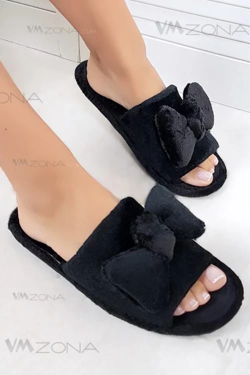 Γυναικείες παντόφλες με διακόσμηση