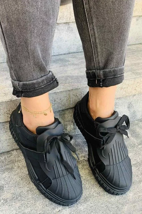 Tenisi dama cu sireturi