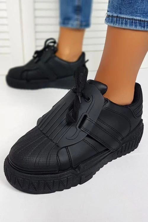 Tenisi dama cu sireturi