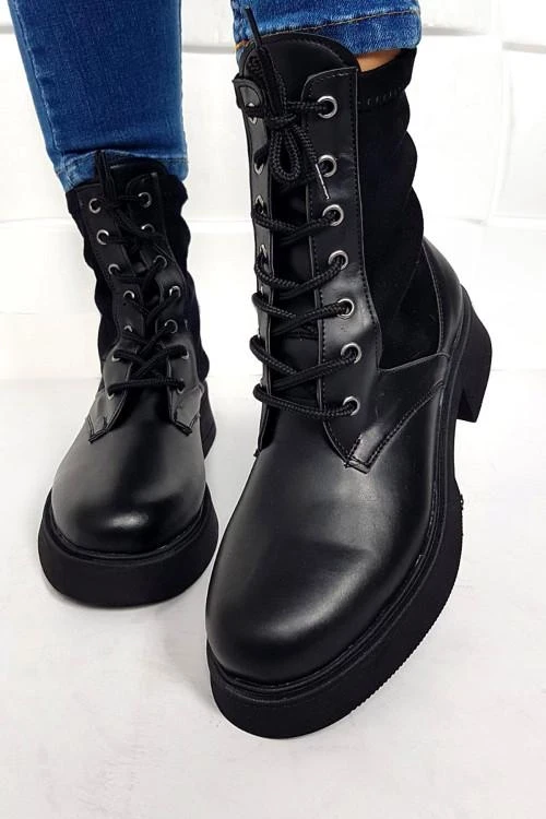 Дамски боти с връзки