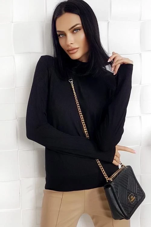 Дамска блуза с изчистен дизайн