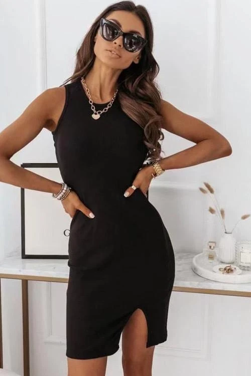 Дамска рокля с кройка по тялото