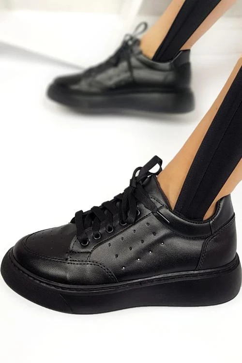 Дамски кецове с връзки