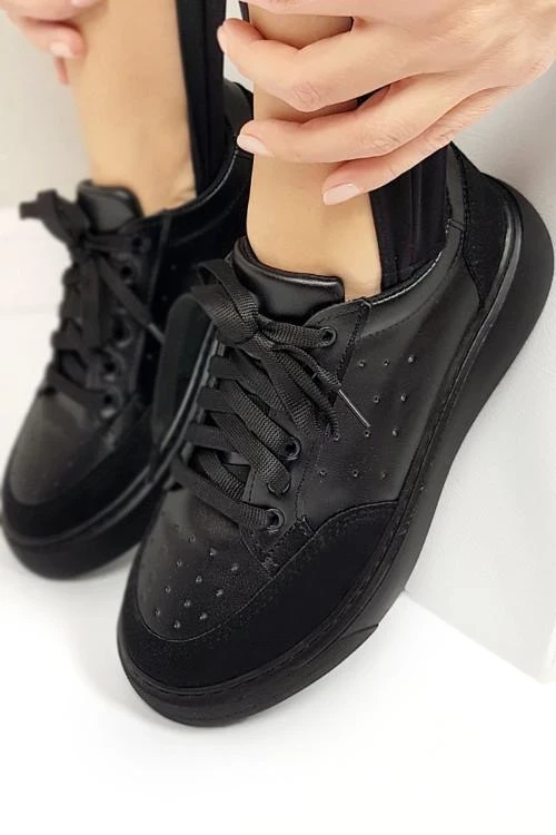 Дамски кецове с връзки