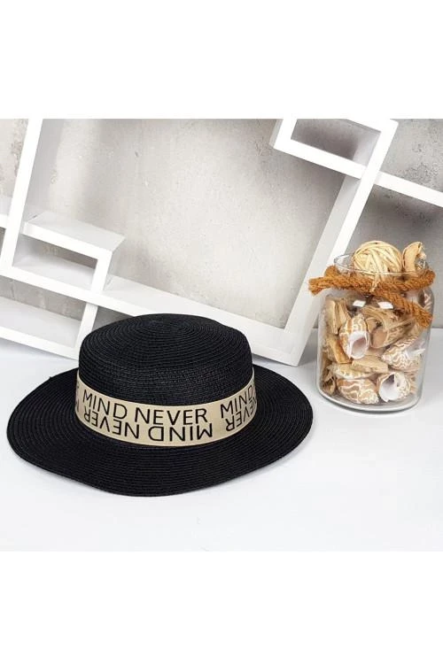 Дамска лятна шапка