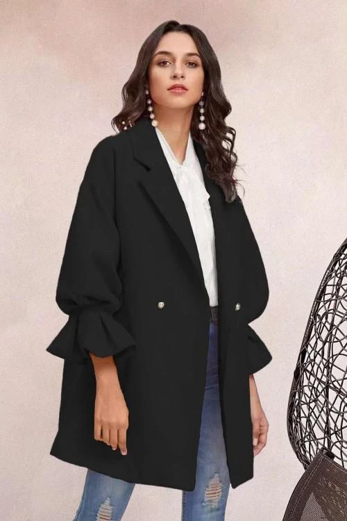 Дамско палто с ефектни ръкави