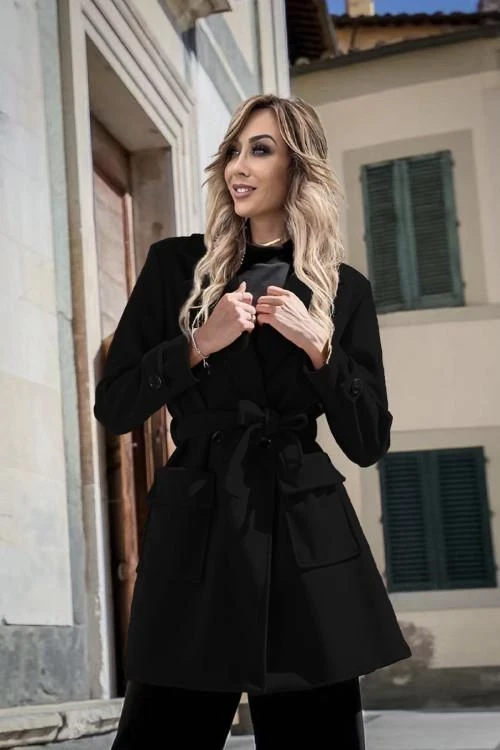 Дамско палто с колан