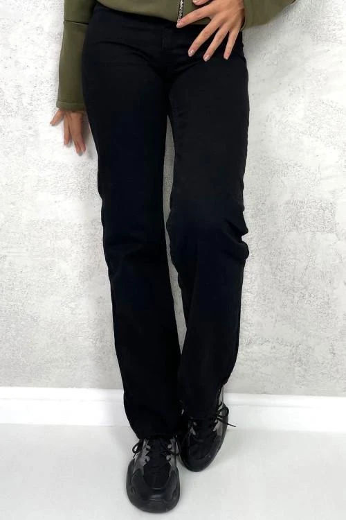 Дамски дънки с изчистен дизайн