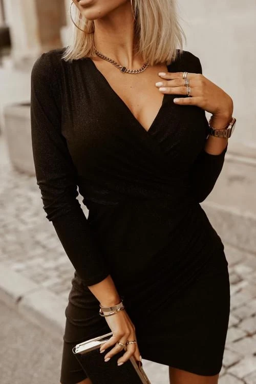 Дамска рокля с V-образно деколте