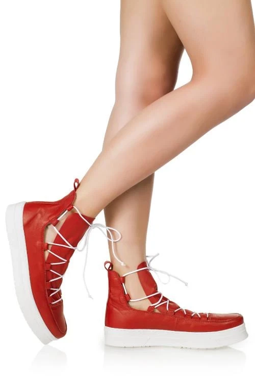 Дамски спортни обувки от естествена кожа