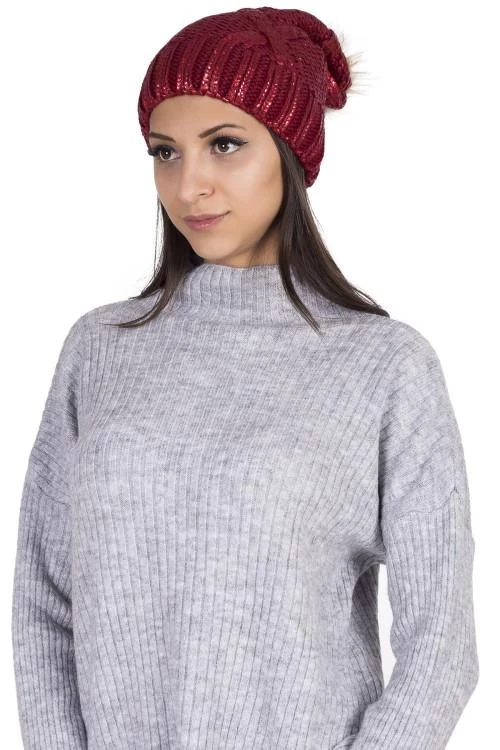Дамска зимна шапка