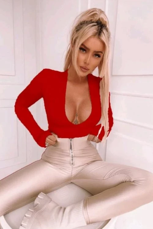 Дамско боди с дълбоко деколте