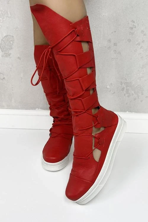 Модерни дамски кецове от естествена кожа