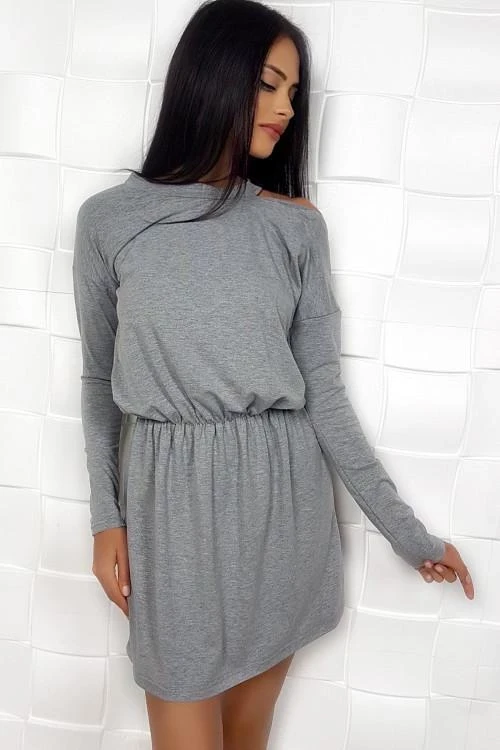 Дамска рокля с дълъг ръкав