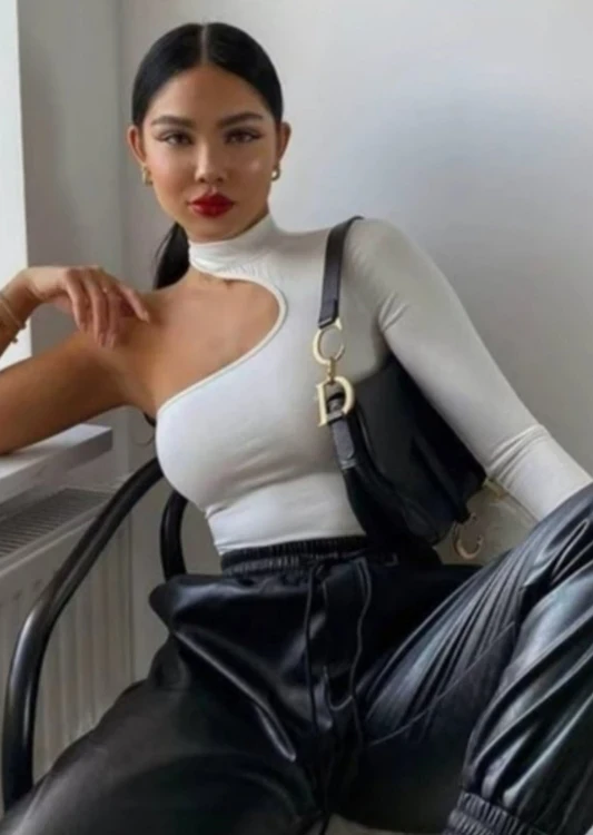 Dámska blúzka s efektnými rukávmi