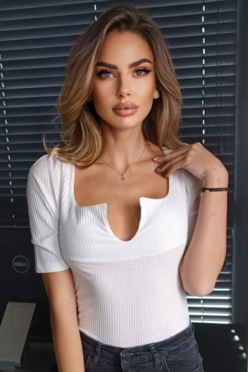 Дамско боди с къс ръкав