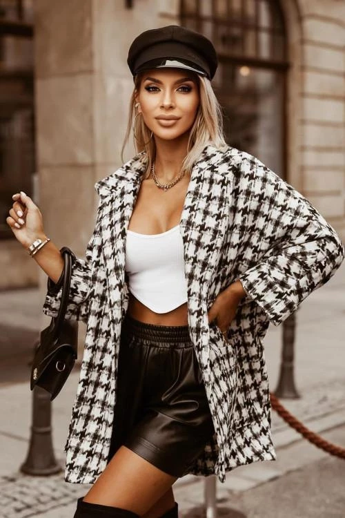 Дамско карирано палто